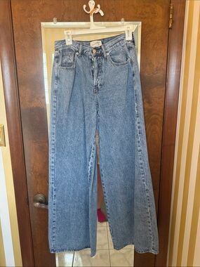 Universal Thread Light Blue Wide-Leg Jeans